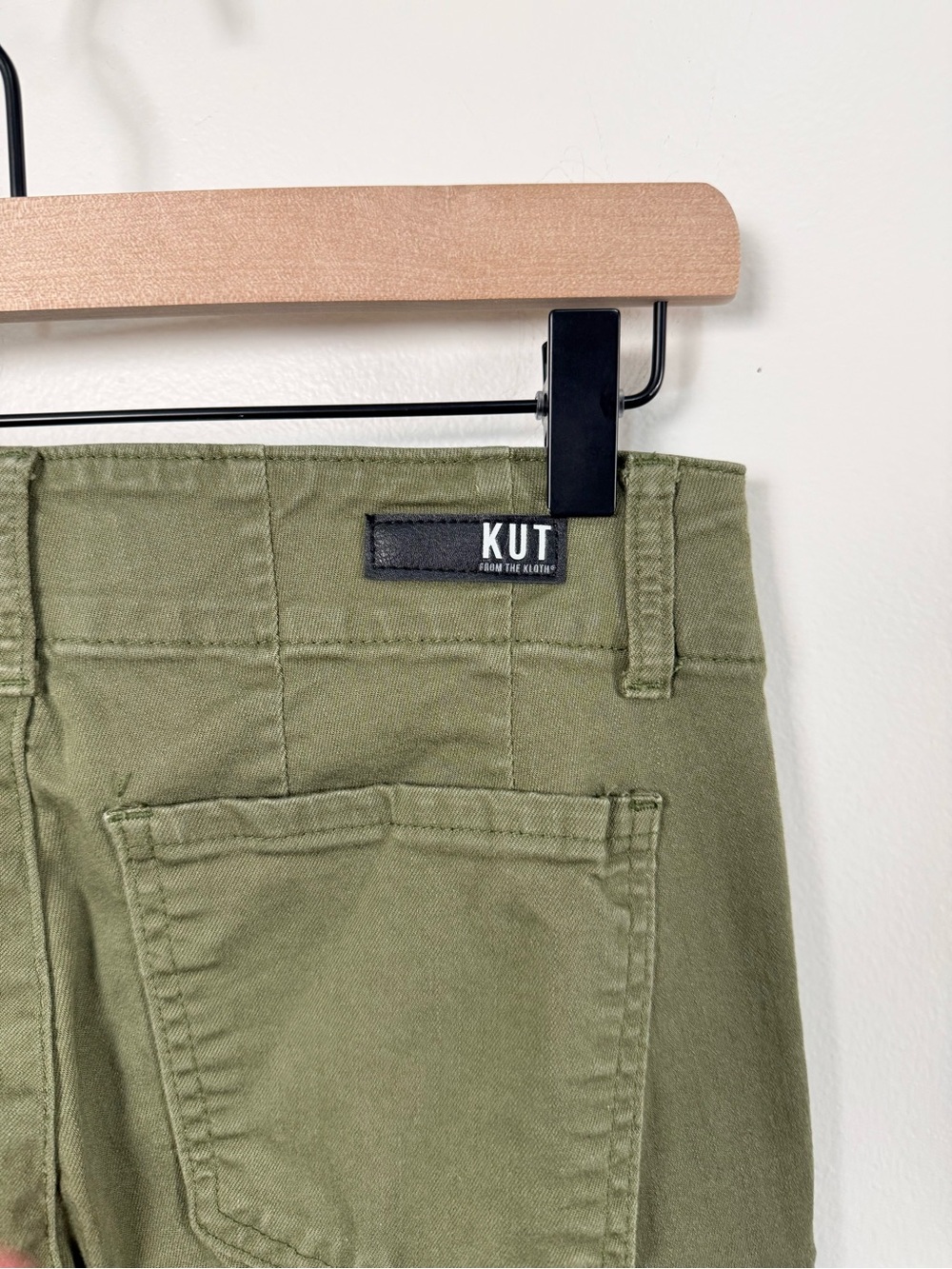Kut from the Kloth Reese Ankle Straight Leg Olive Green Pant Zipper Cuff Size 4 - Picture 6 of 8